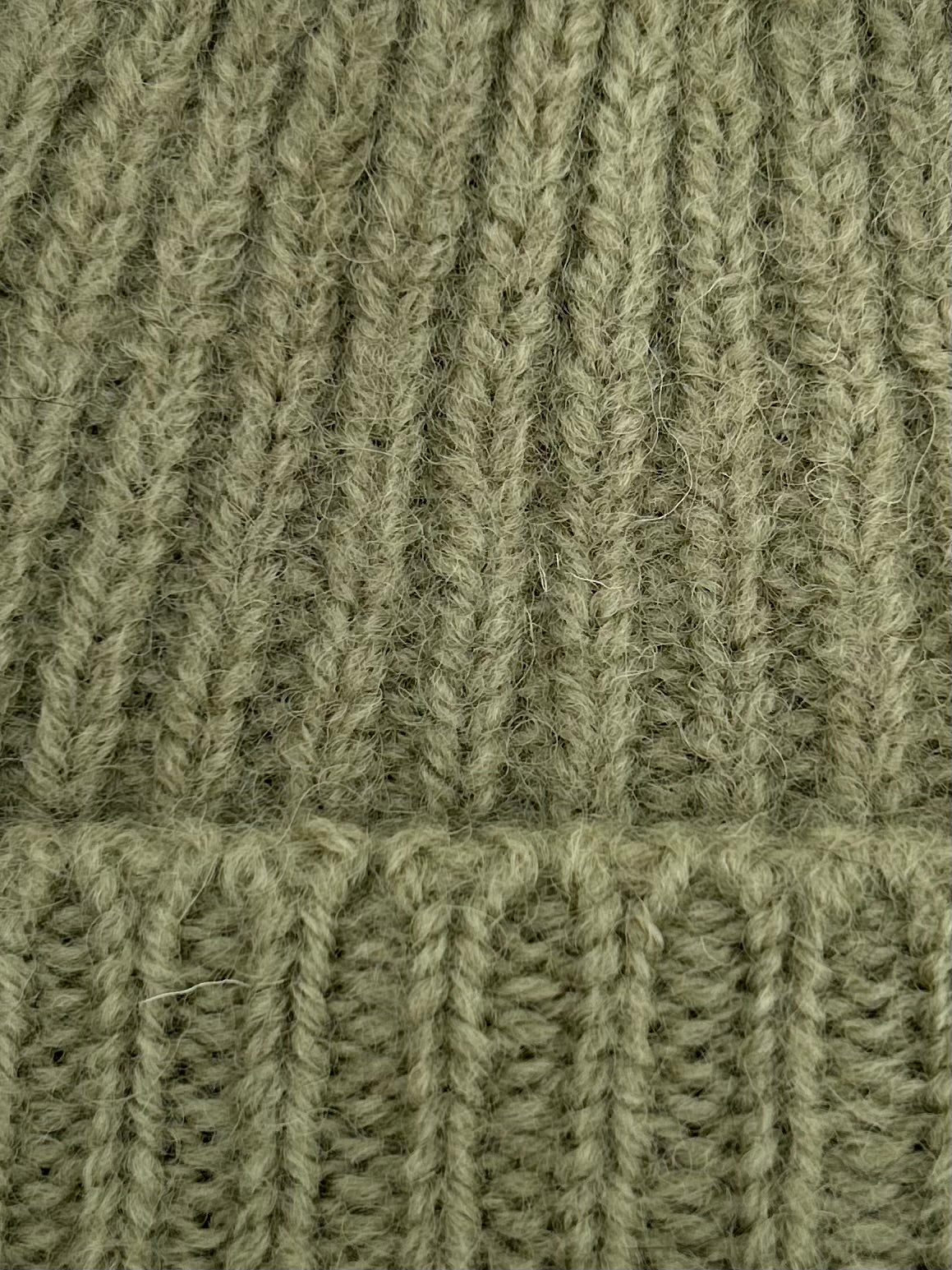 British Wool Rib Beanie in Green / Grey