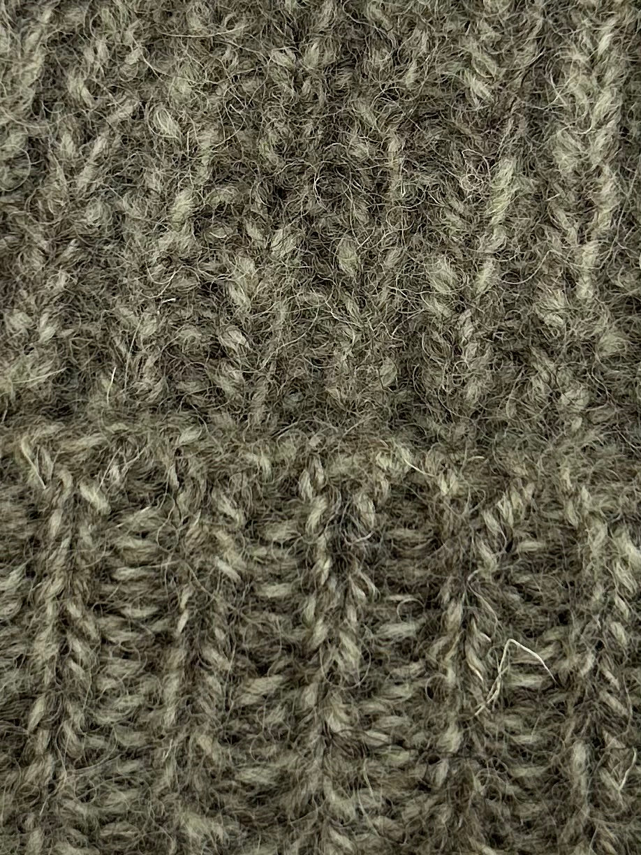British Wool Rib Beanie in Green / Grey Twist