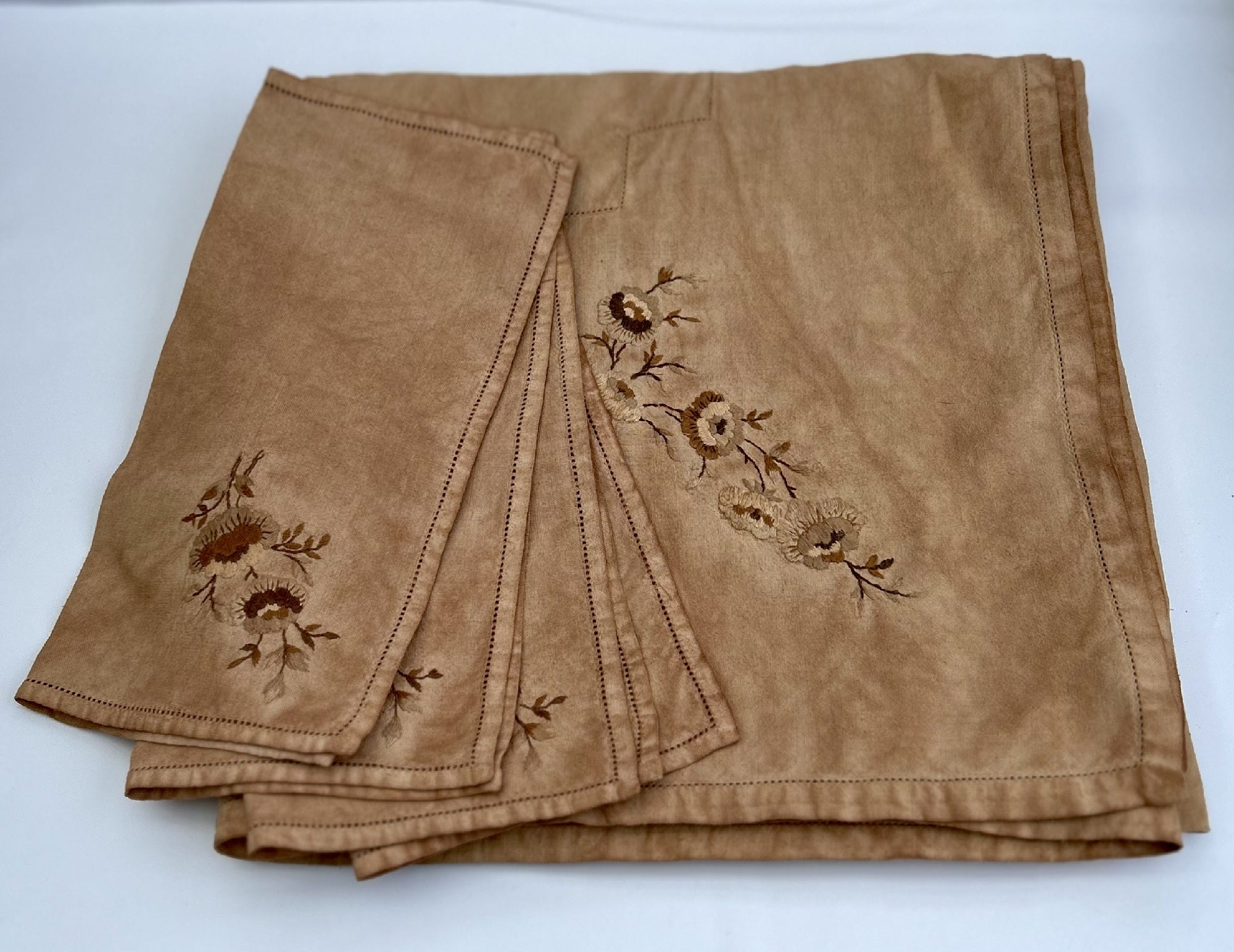 Linen Vintage Square Table Cloth and Set of 4 Napkins with embroidered detail in Clay Pink